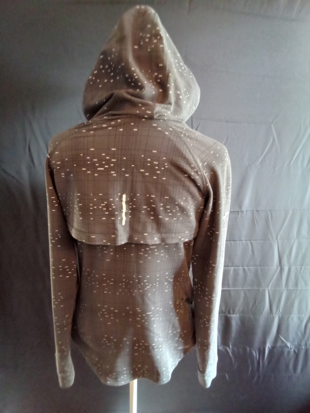 Nike Grey Dotted Running Performance Hoodie - Picture 3 of 8
